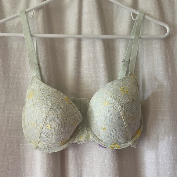 Savage X Fenty | Floral Lace Bra - Picture 2 of 9